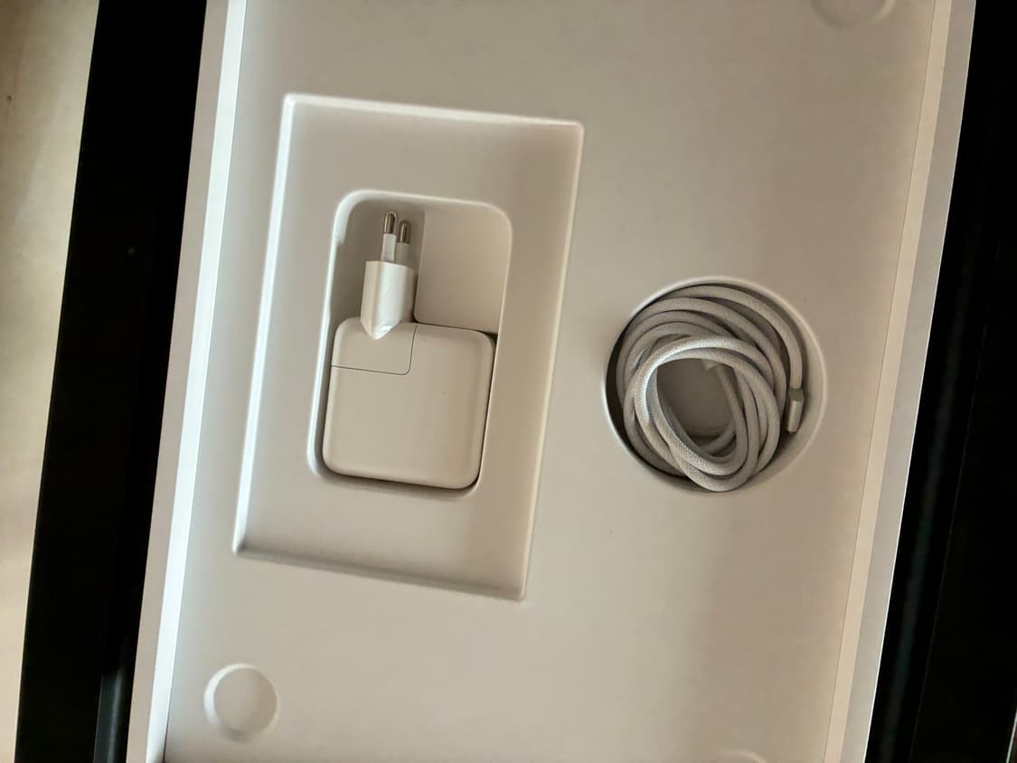 맥북에어 13인치 M4 (16GB/256GB) 거의새것 풀박스 상품이미지5