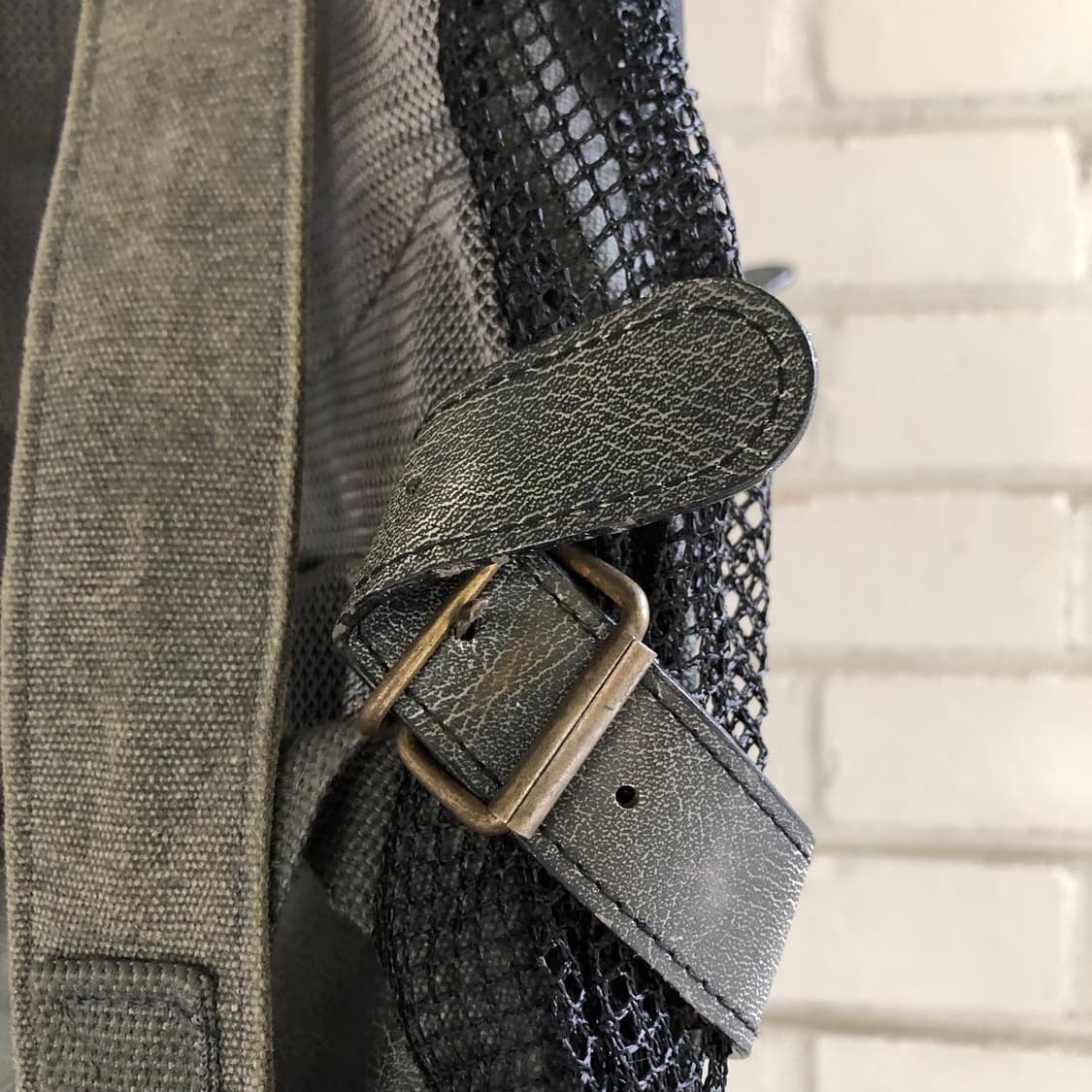 그레이 가죽 빈티지 백팩 상품이미지8