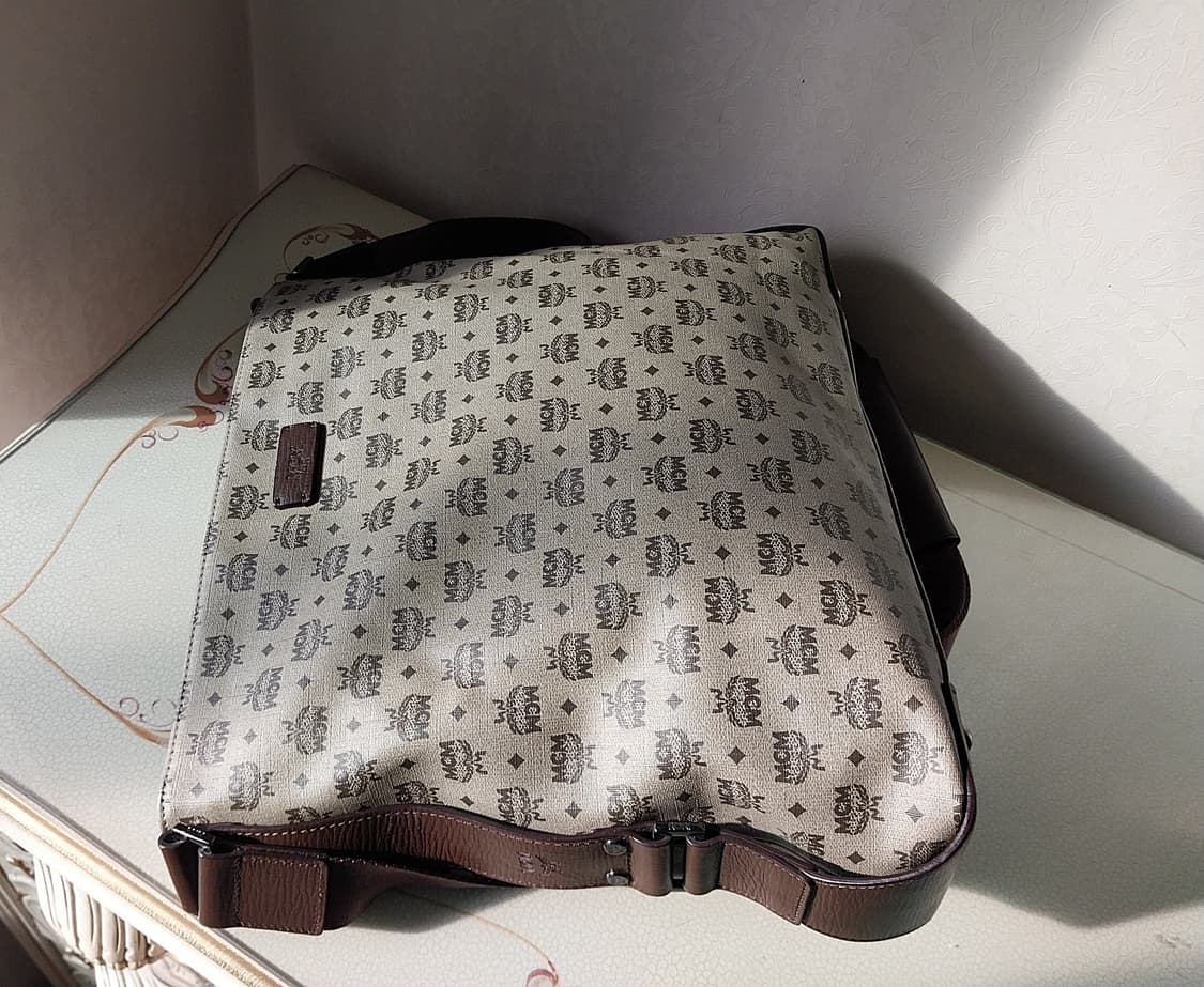 엠씨엠 비세토스 크로스백 상품이미지10