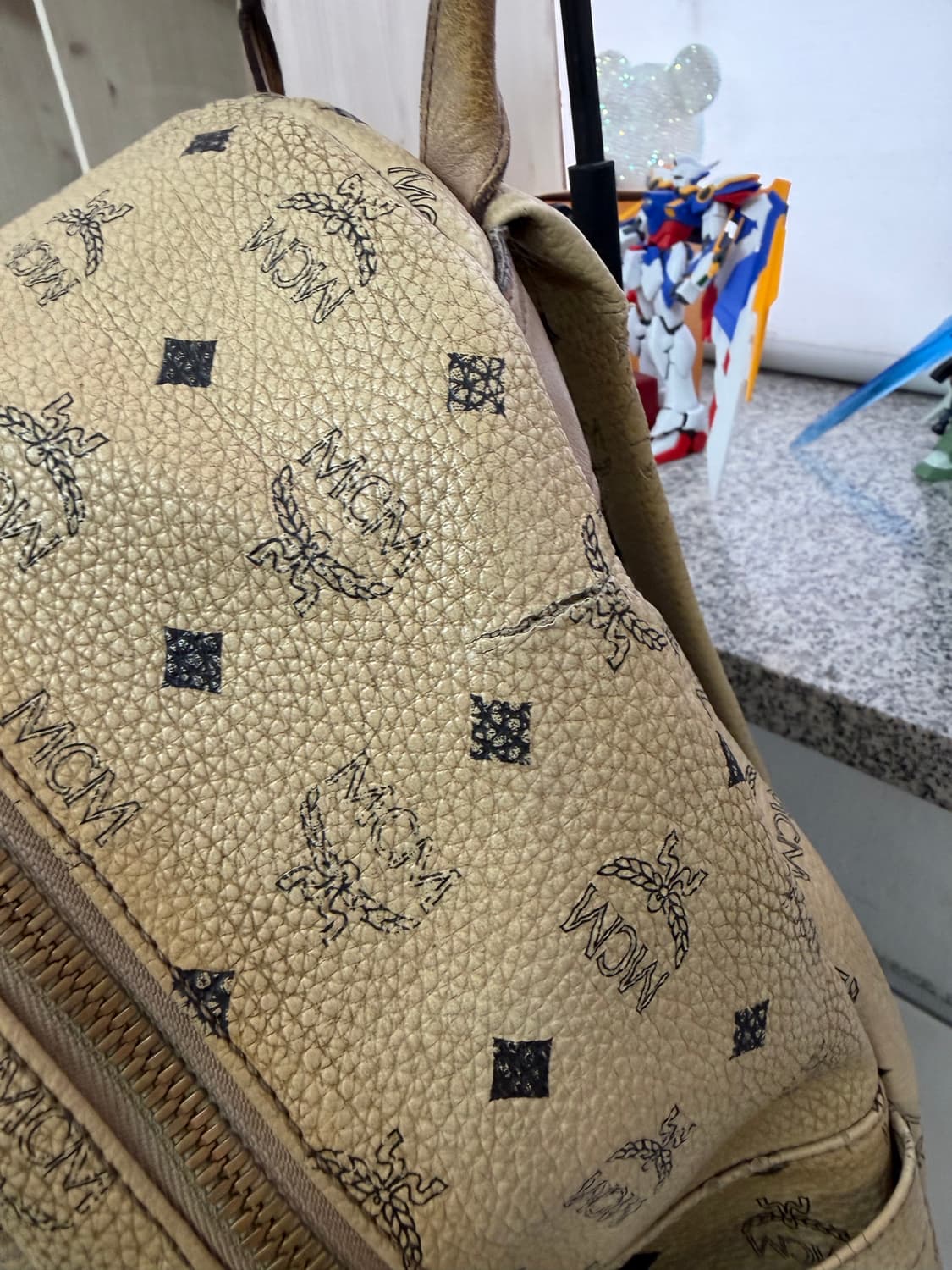 정품) MCM 베이지 비세토스 백팩  상품이미지3