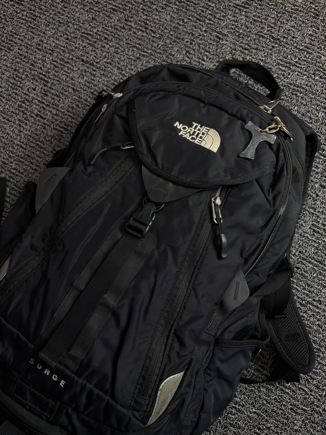 노스페이스 서지 테크웨어 백팩 블랙 1526 상품이미지3