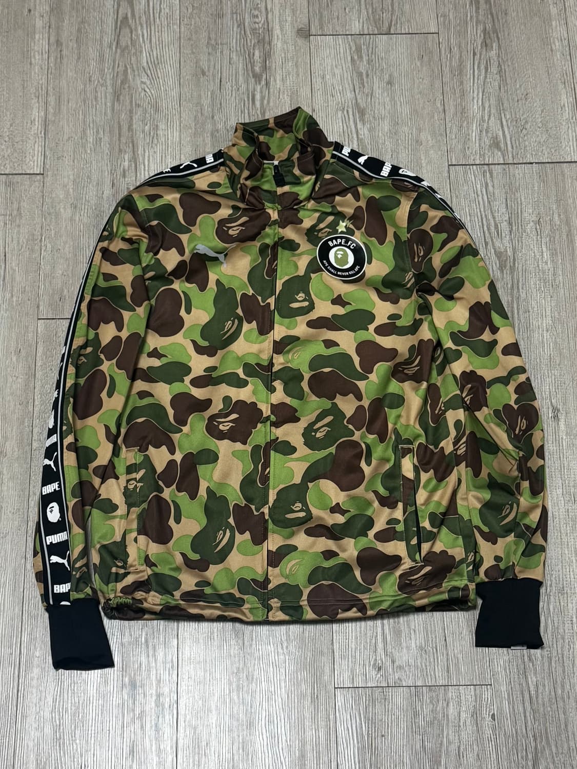 베이프X퓨마 트랙탑 자켓 xs 상품이미지1