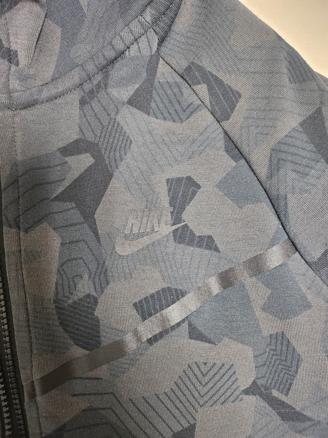 나이키 테크팩 카모 후드집업 상품이미지2