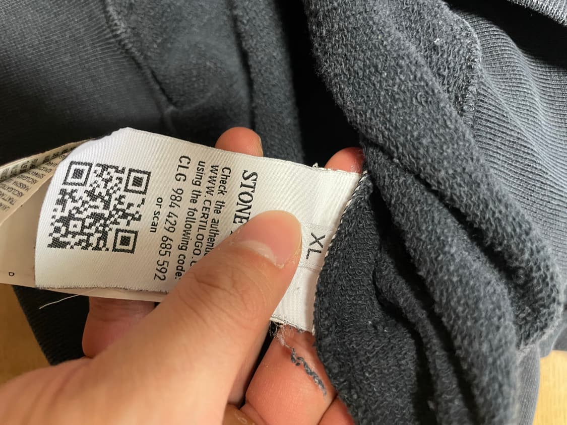 스톤아일랜드 맨투맨 네이비 상품이미지2