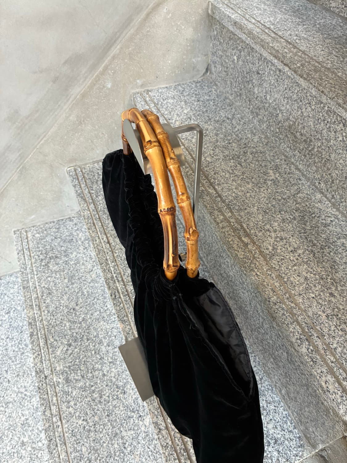 꼼데가르송 벨벳 뱀부 백 상품이미지3