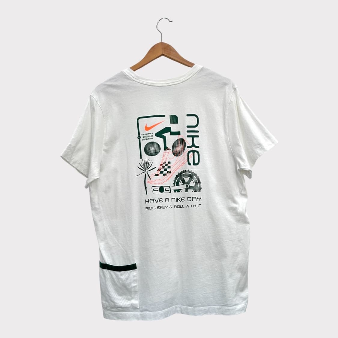 나이키 그래픽 프린팅 포켓 화이트 반팔 티셔츠 2XL 상품이미지1