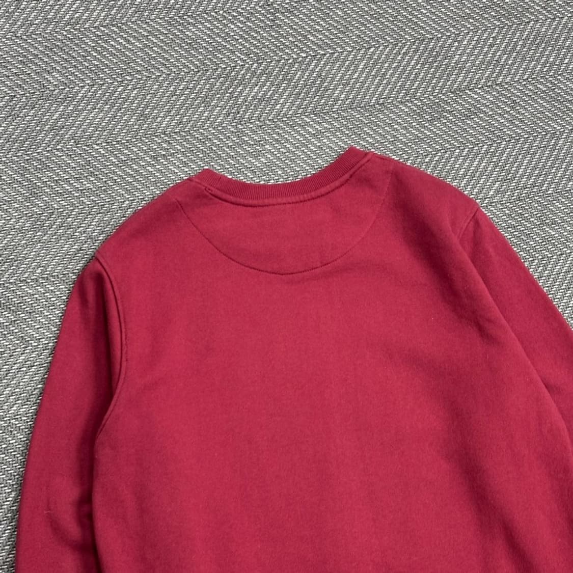 비욘드 클로젯 우표 패치 맨투맨 V0521 상품이미지4