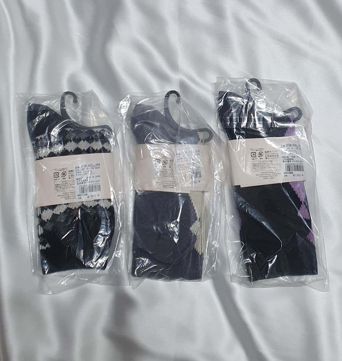 퍼플 그레이 크림 다이아투톤 아가일 체크 패턴 비비안웨스트우드 양말  상품이미지2