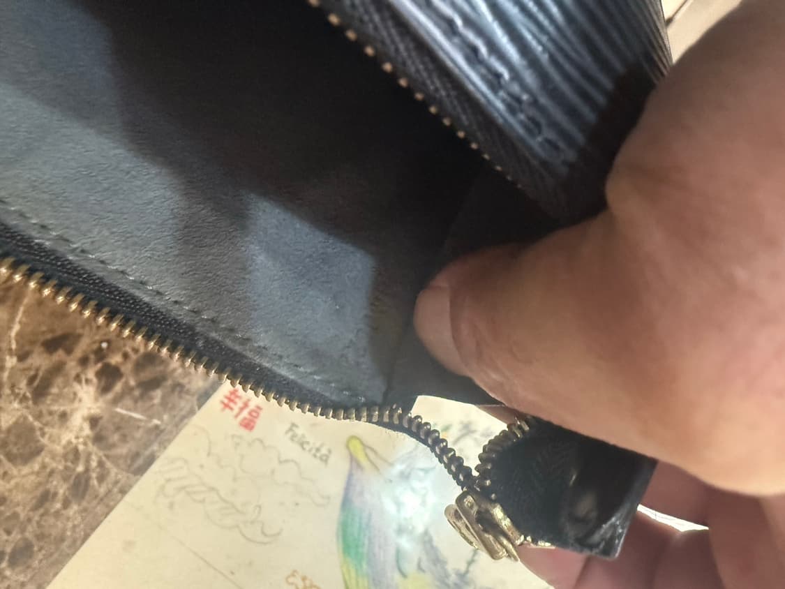 정품 루이비통 에삐 포쉐트악세수아 팝니다 상품이미지7