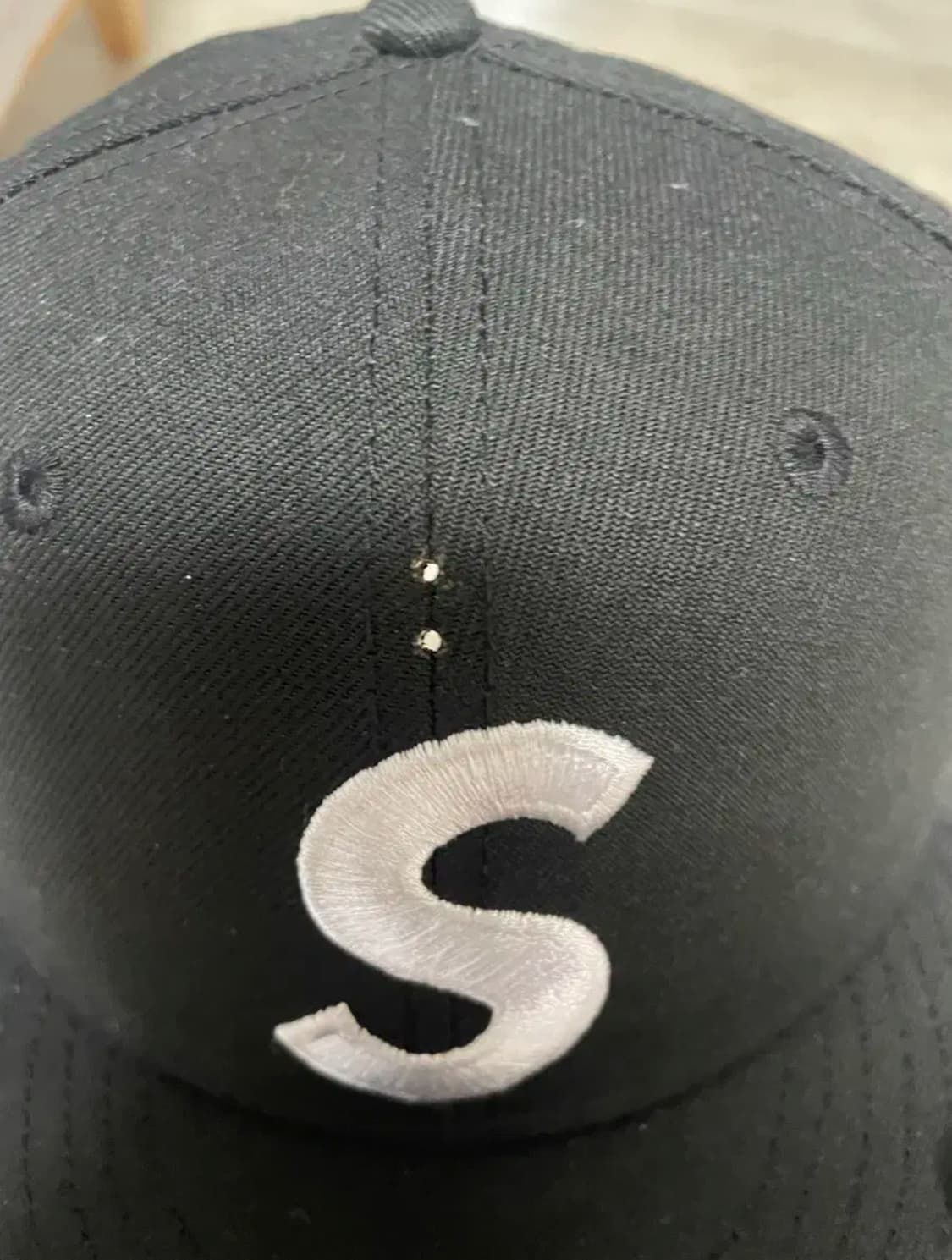 슈프림 골드 크로스 s로고 뉴에라 블랙 712 상품이미지3