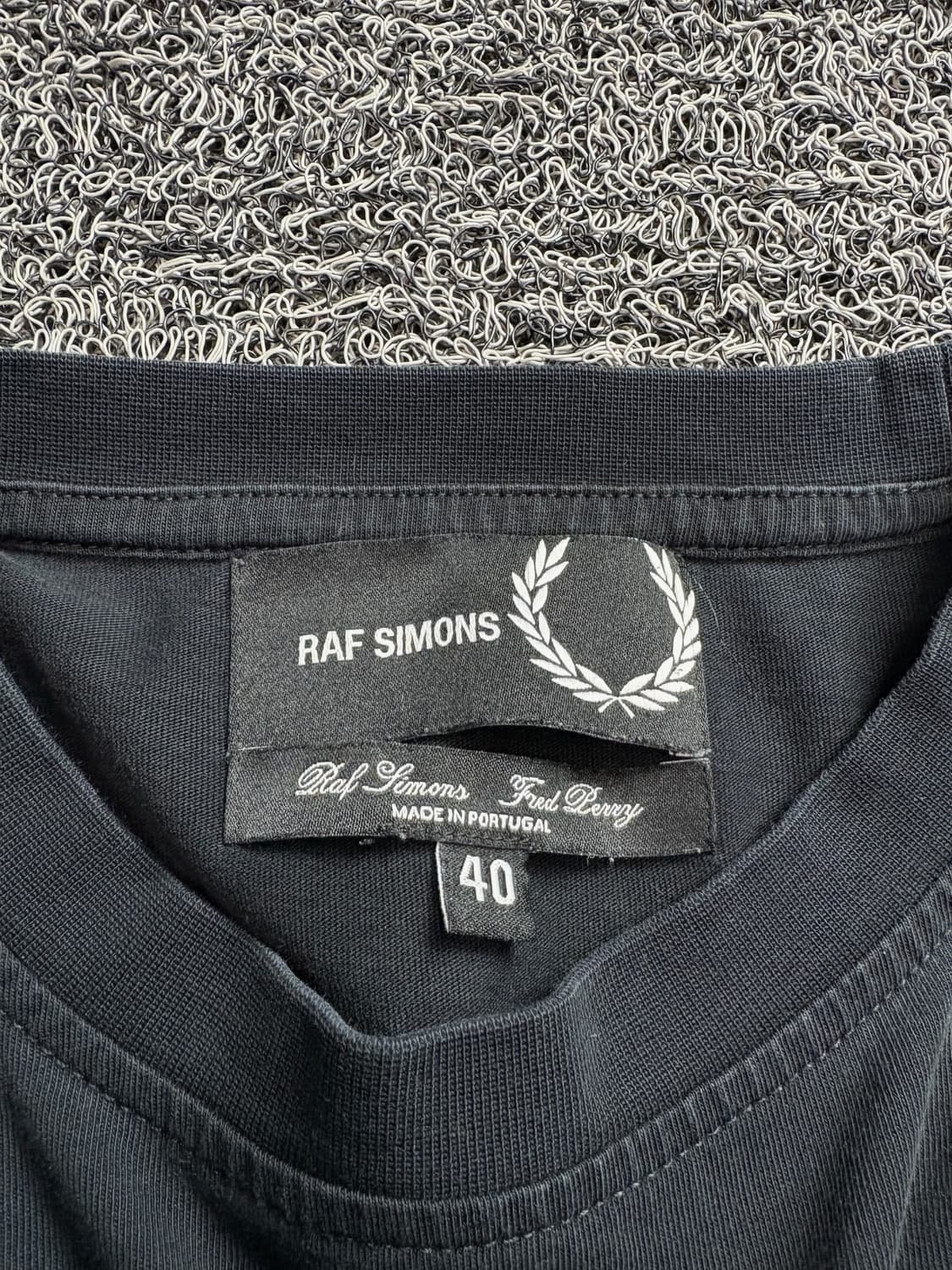 라프시몬스 X 프레드 페리 테이핑 디테일 롱슬리브 2070 상품이미지3