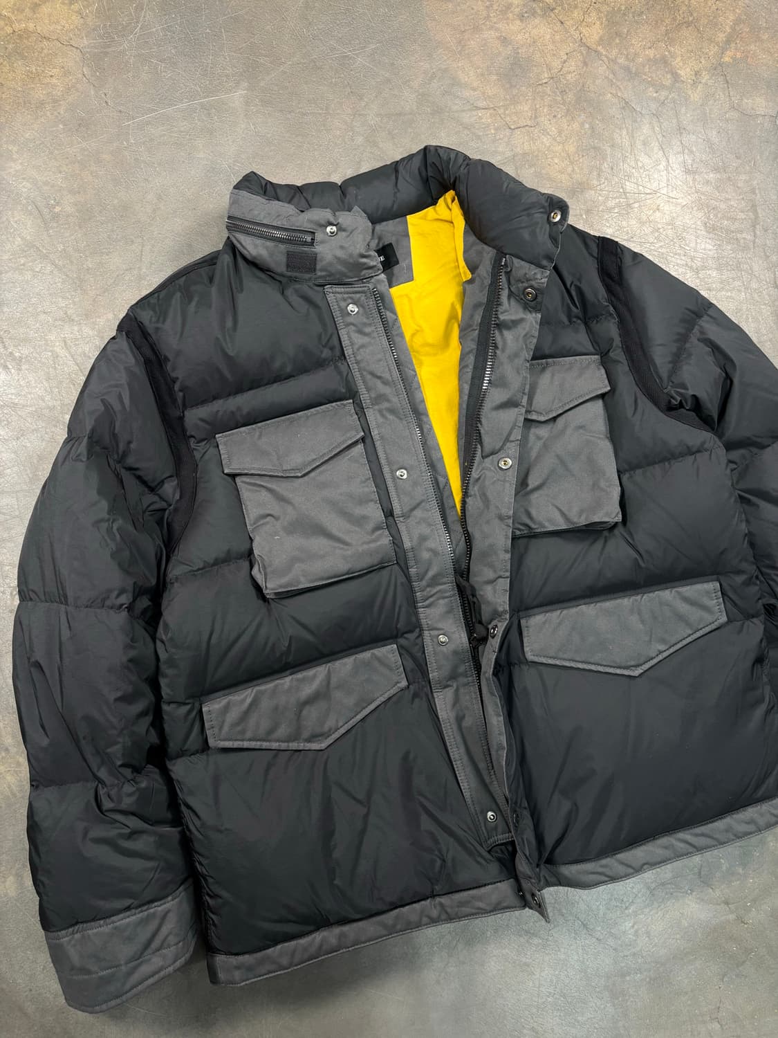 이스트로그 X 시리즈 필드 다운 패딩 상품이미지3