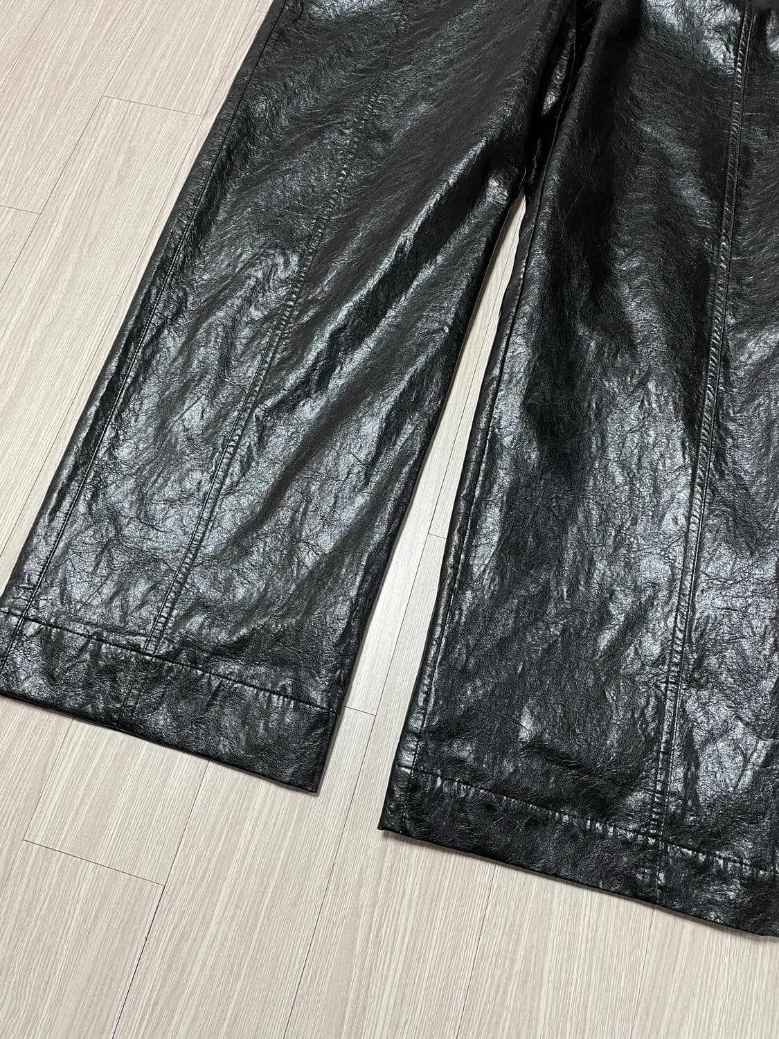 아모멘토 비건 레더 팬츠 상품이미지3