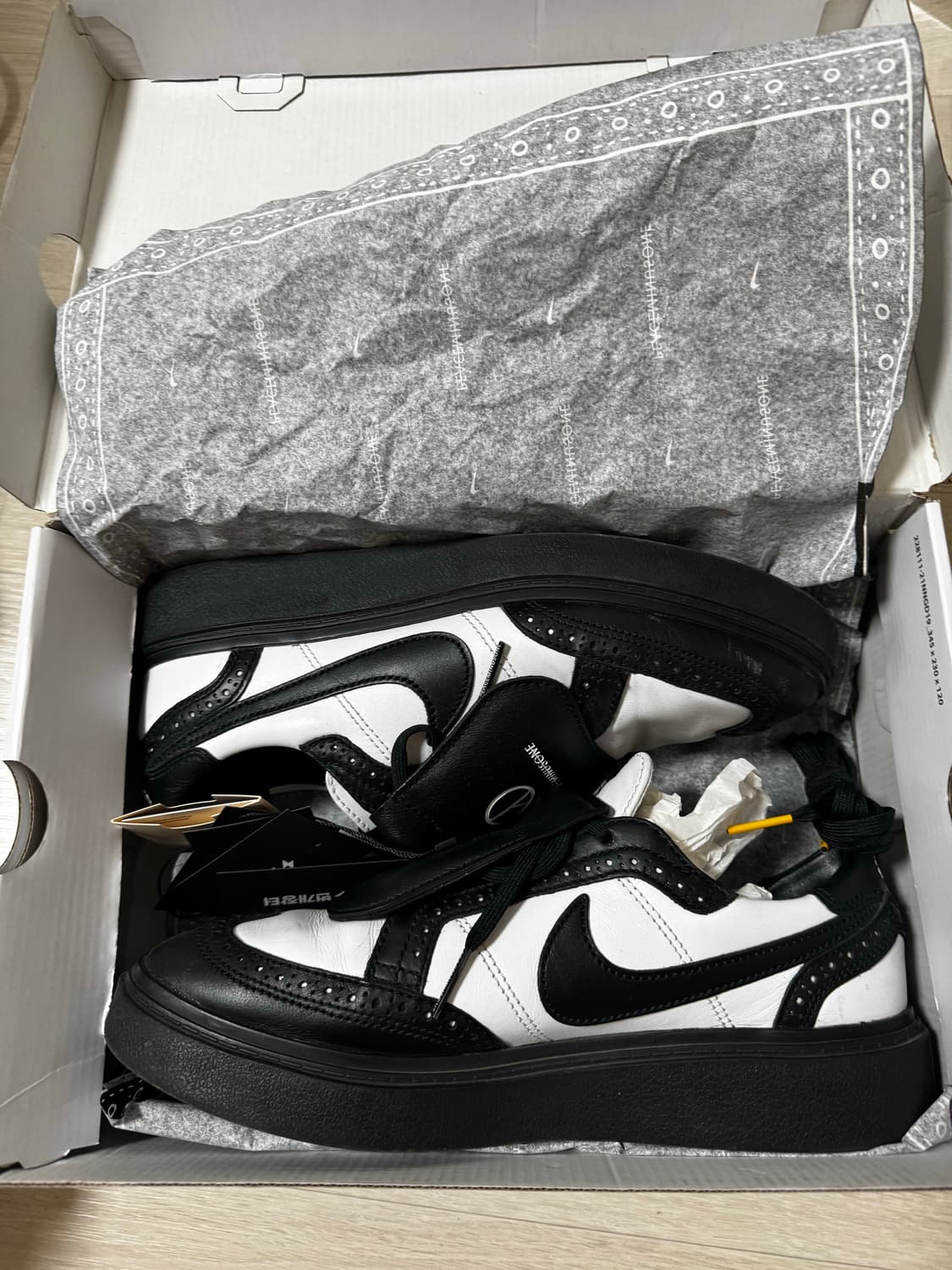 [295] 나이키 x 피스마이너스원 권도 퀀도1 블랙 앤 화이트 상품이미지1