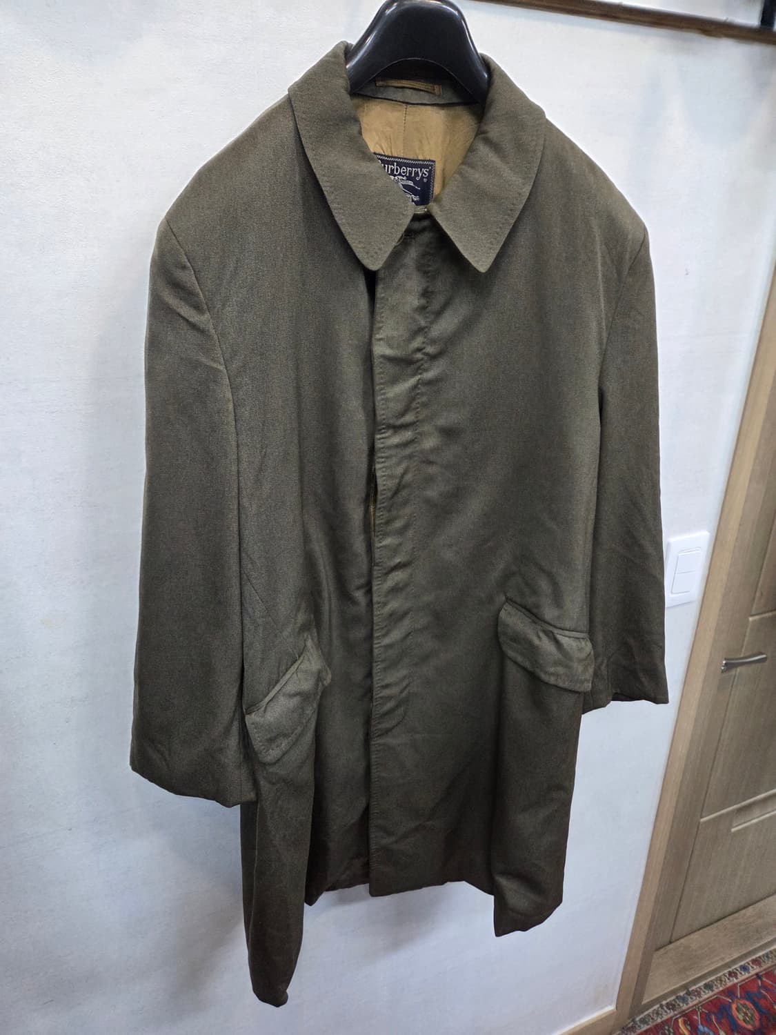 버버리 올드스쿨 싱글코트 남성 대락 95 오버핏  상품이미지7