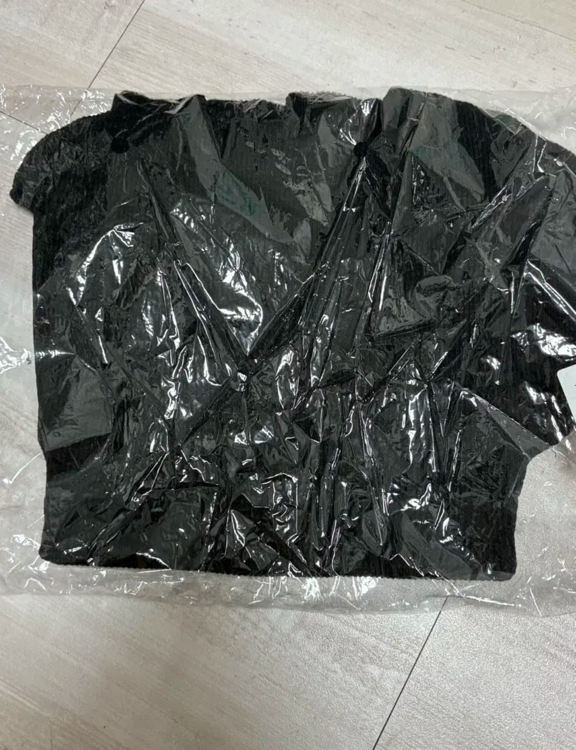 새상품 에이블리 반팔 니트 블랙 상품이미지4