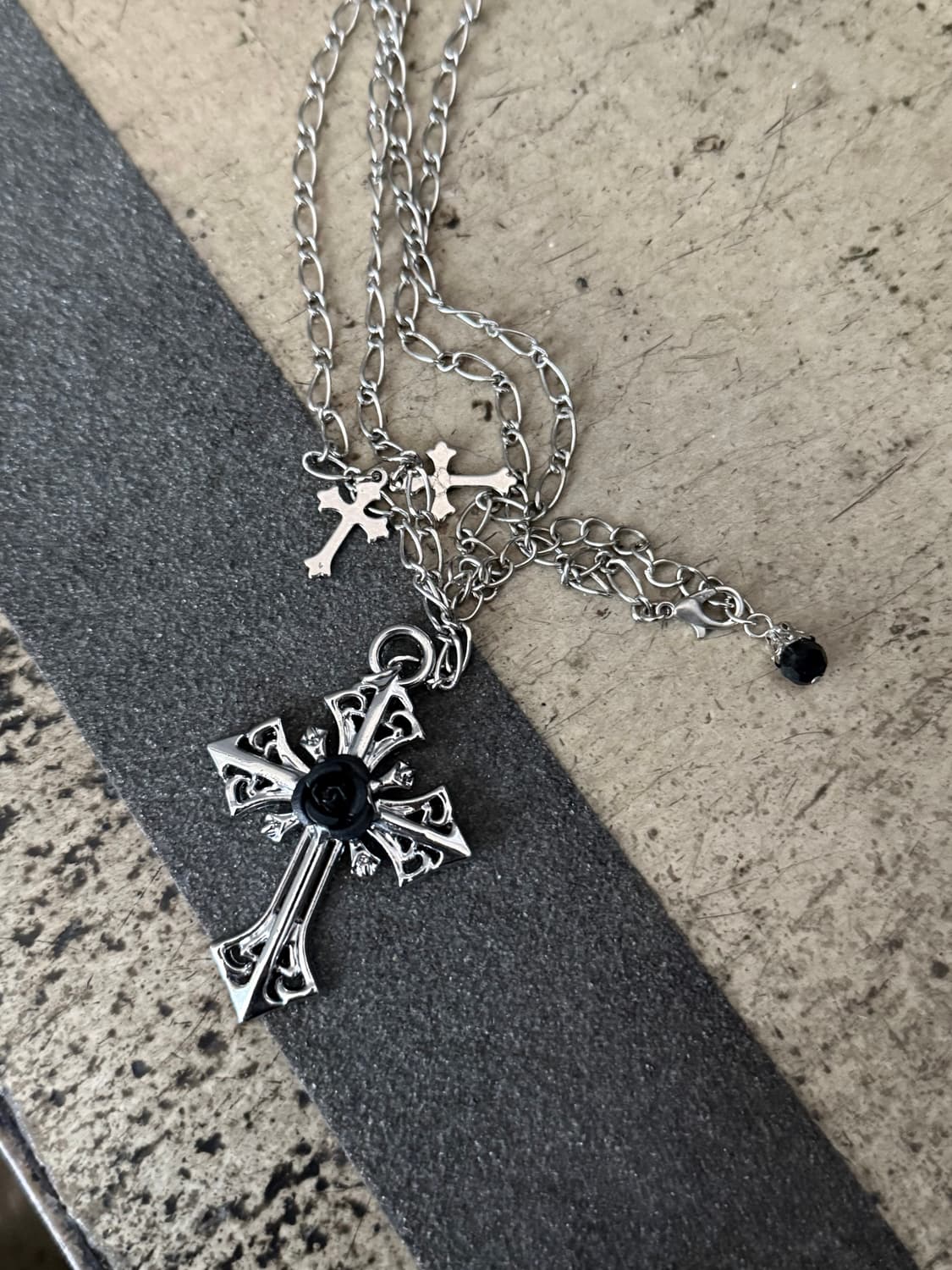 오즈온 로즈 크로스 목걸이 상품이미지1