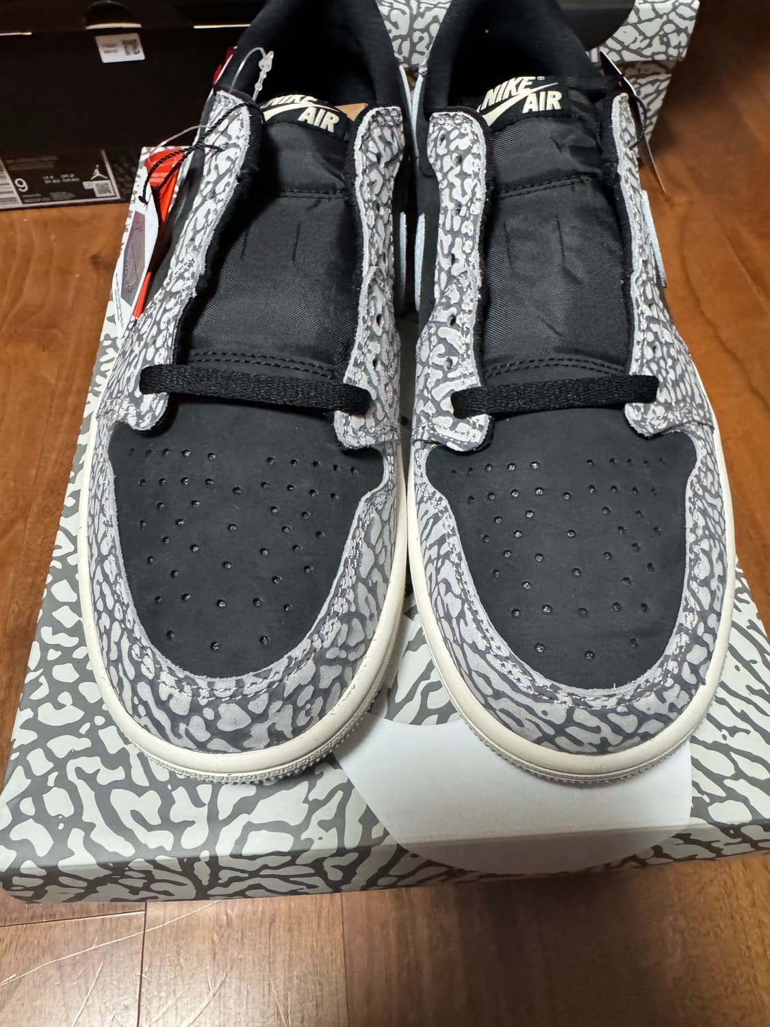 정품새제품 나이키 조던1 로우 OG 블랙 시멘트 270mm 상품이미지2