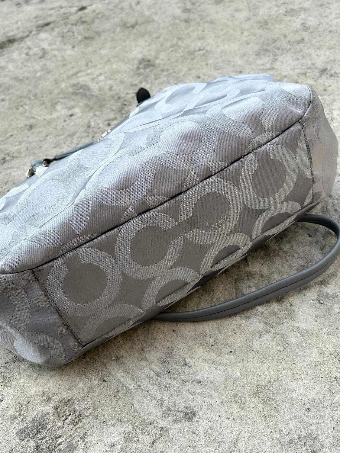 코치 실버 토트백 상품이미지6