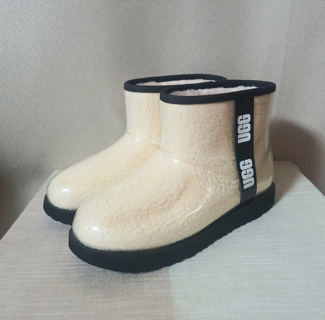 (새상품) UGG 어그 클래식 클리어 부츠 245mm 상품이미지1