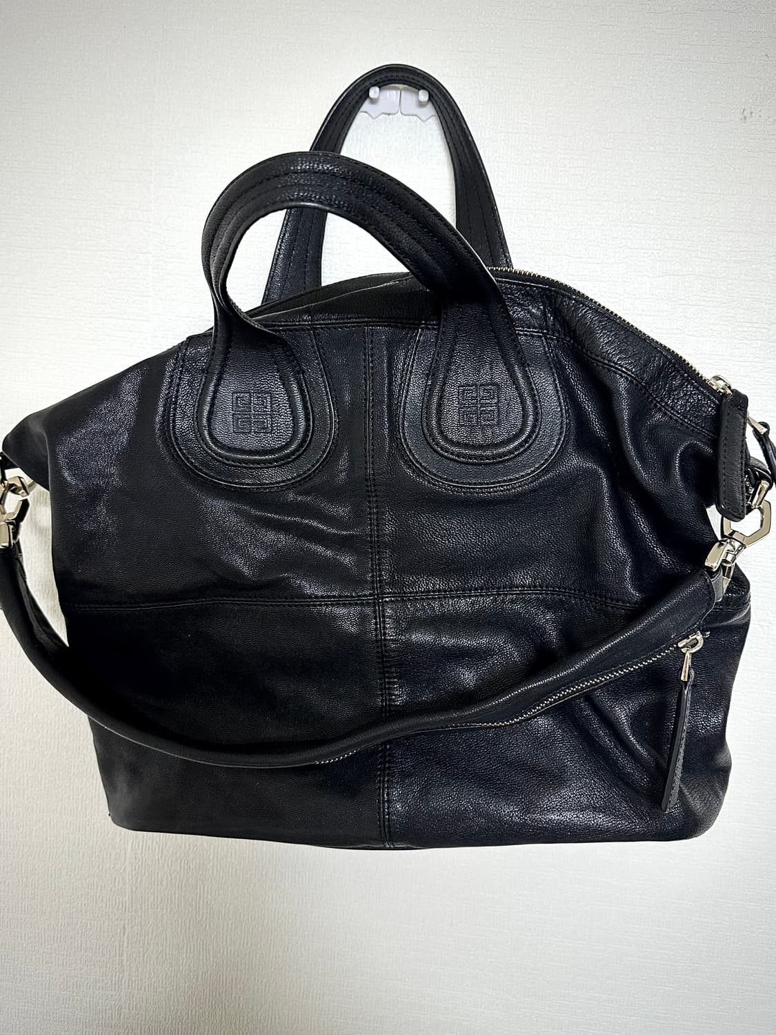 지방시 나이팅게일 미디움 토트숄더백 블랙 상품이미지3