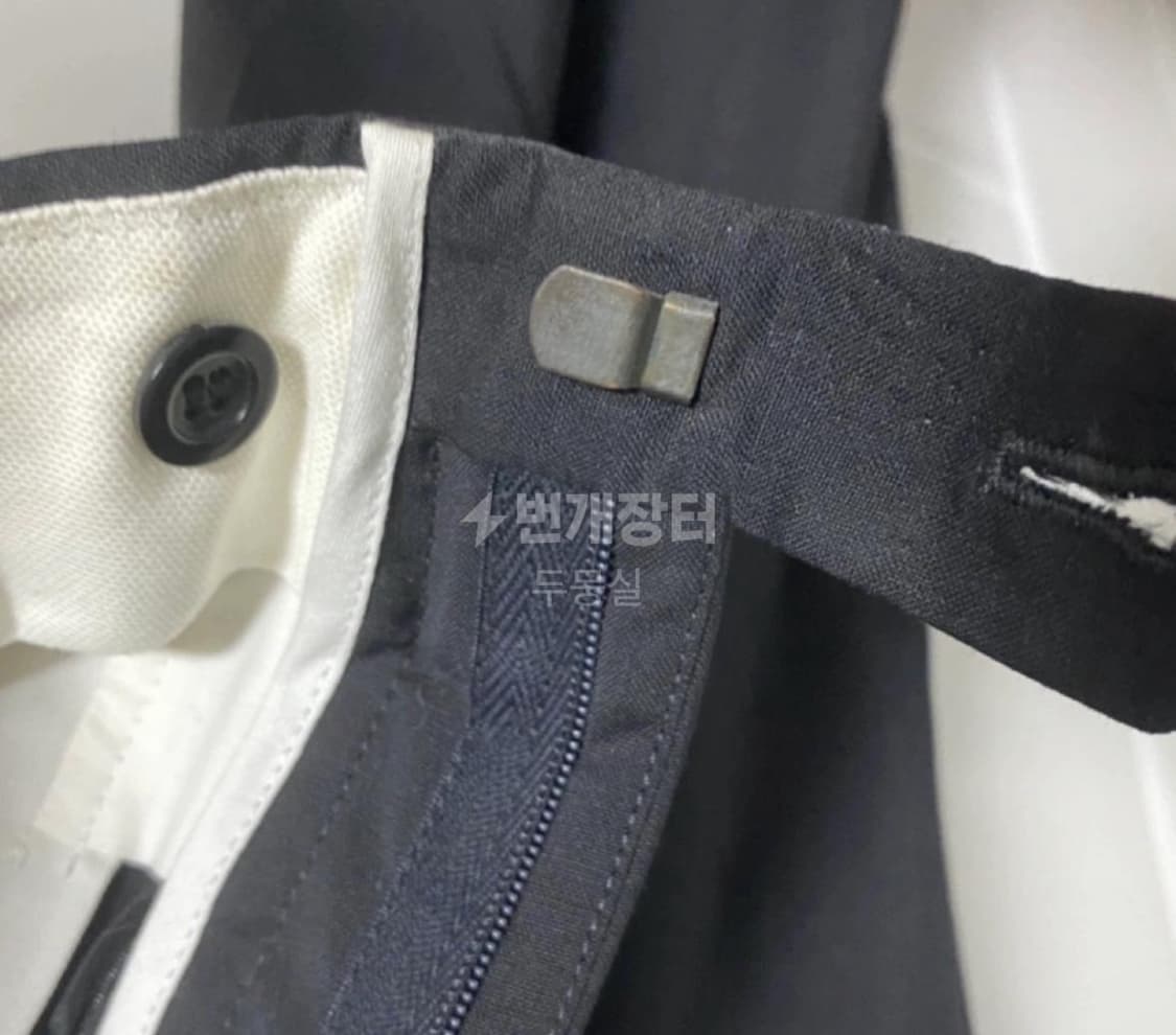 [택미제거 새상품] 메종 마르지엘라 테이퍼드핏 슬랙스 상품이미지4