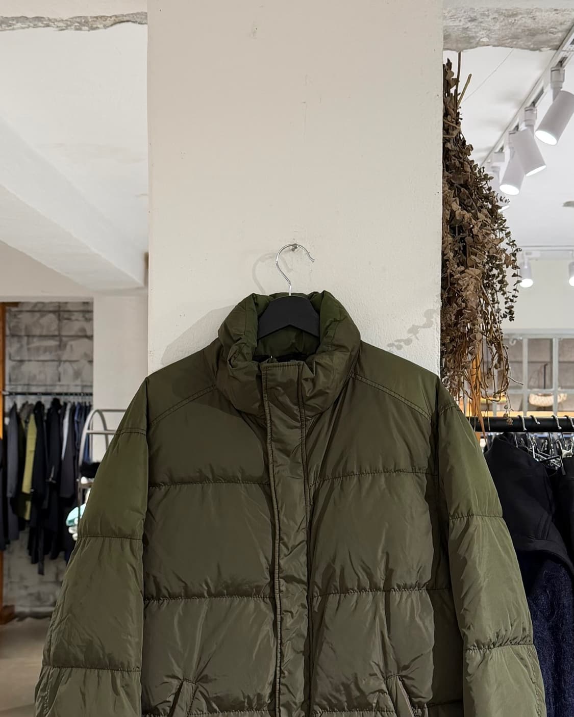 프라다 스포츠 카키 다운 패딩 상품이미지3