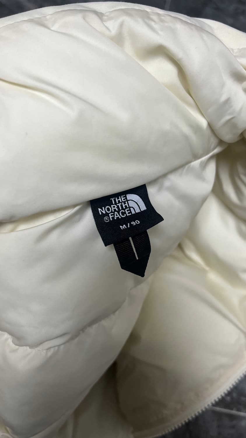 여성 노스페이스 눕시 온볼 크림 패딩 상품이미지4