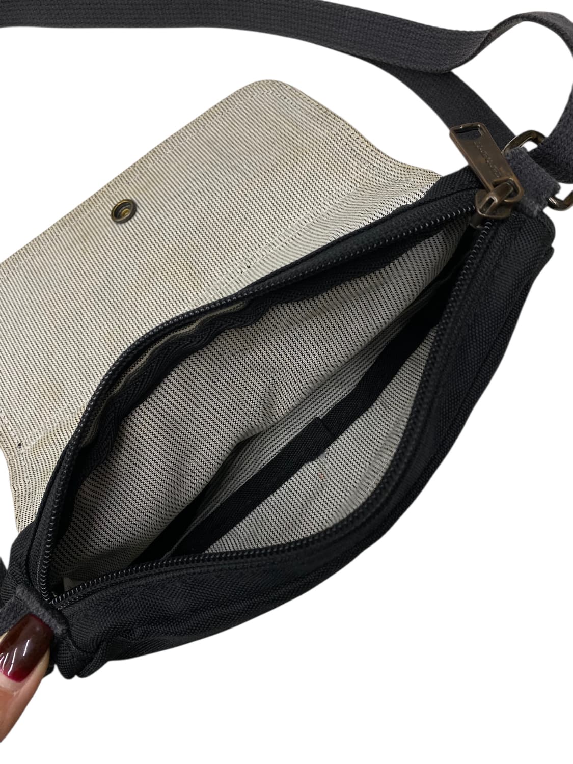 칼하트 사코슈 블랙 미니크로스 상품이미지3