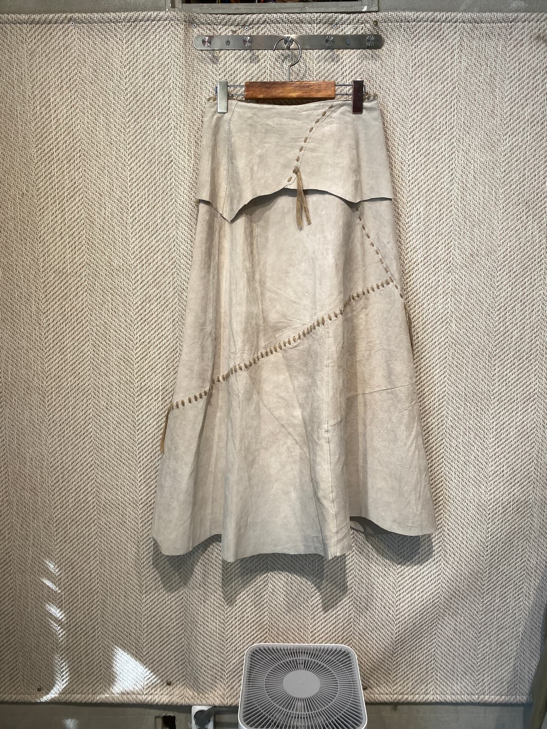 G.O.A 에스닉 피그스킨 스커트 상품이미지1