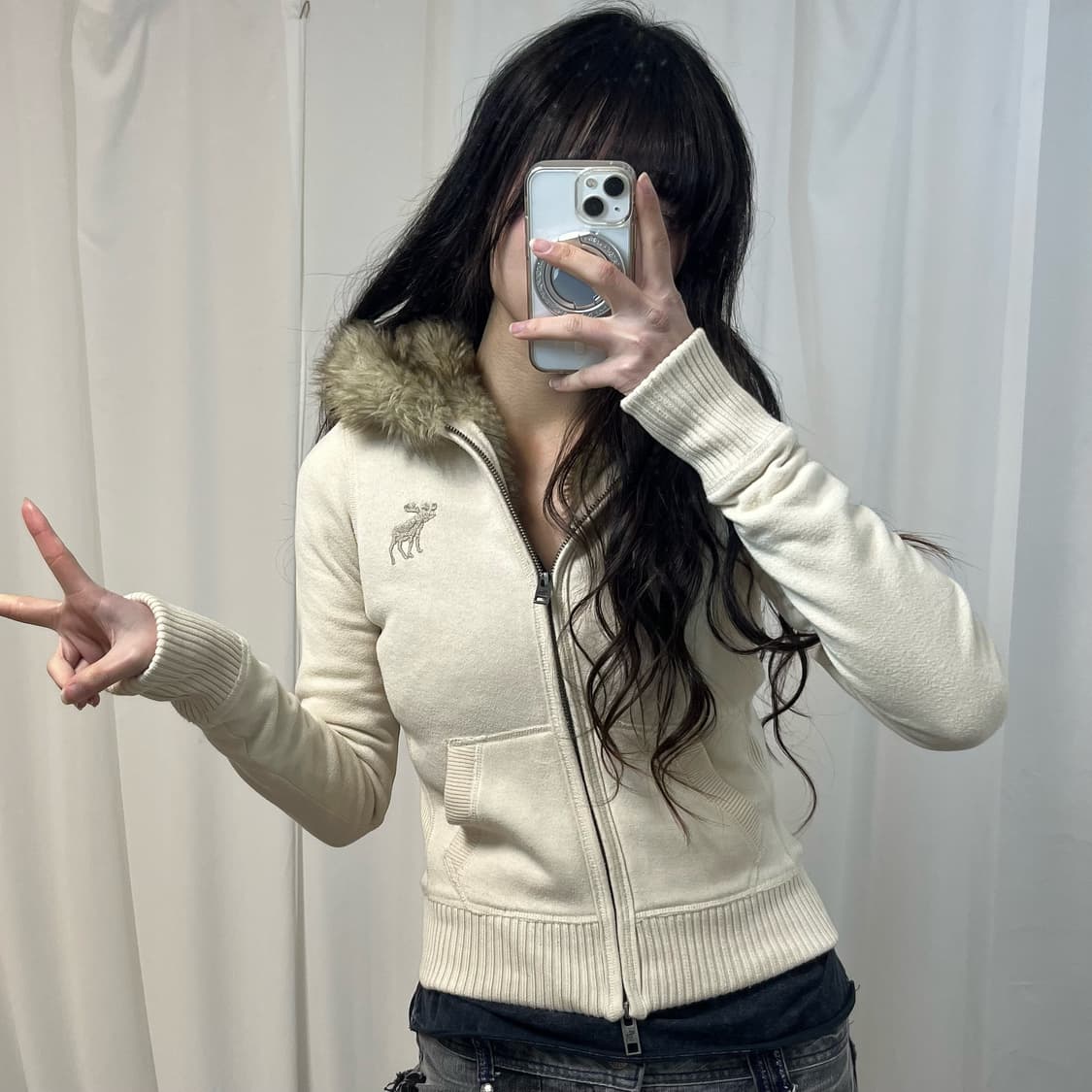 Abercrombie Wolf Logo Zip Hoodie 상품이미지2