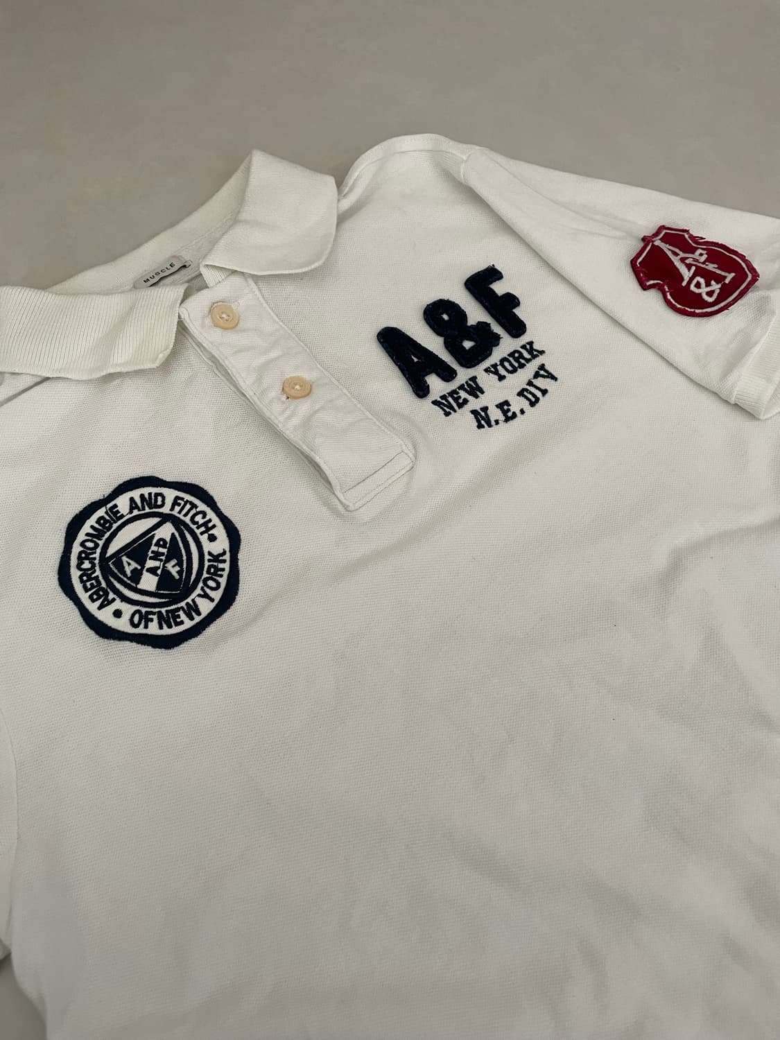 아베크롬비 자수반팔 M 희귀매물 상품이미지1