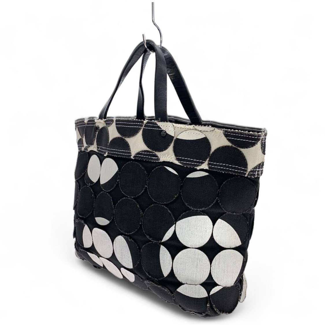 이세이미야케 플리츠 플리즈 닷패턴 컷아웃 토트백 상품이미지3