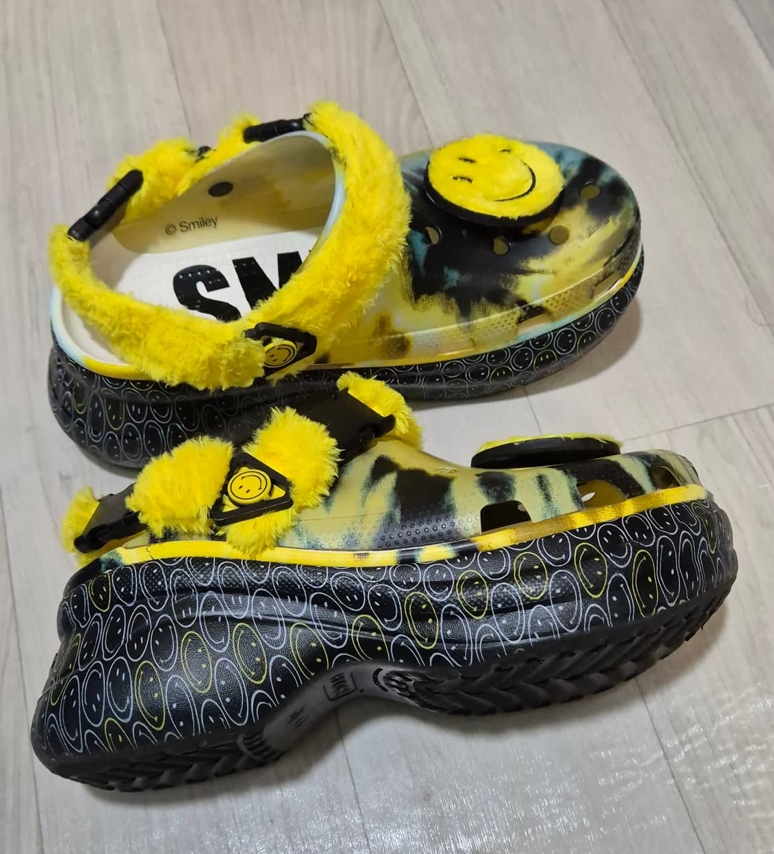 갤러리아 판매 정품 스마일리 크록스 상품이미지2