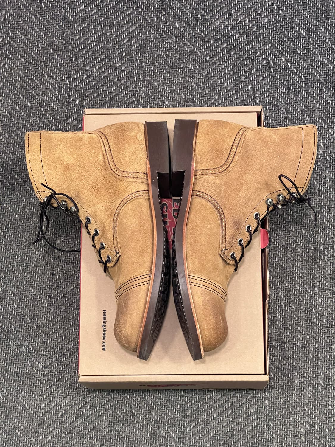 레드윙 아이언레인저 8083 발볼EE 260사이즈 팝니다. 상품이미지4