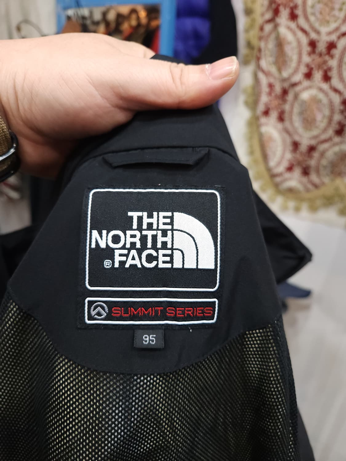 노스페이스 서밋시리즈 고어텍스 바람막이

 상품이미지6