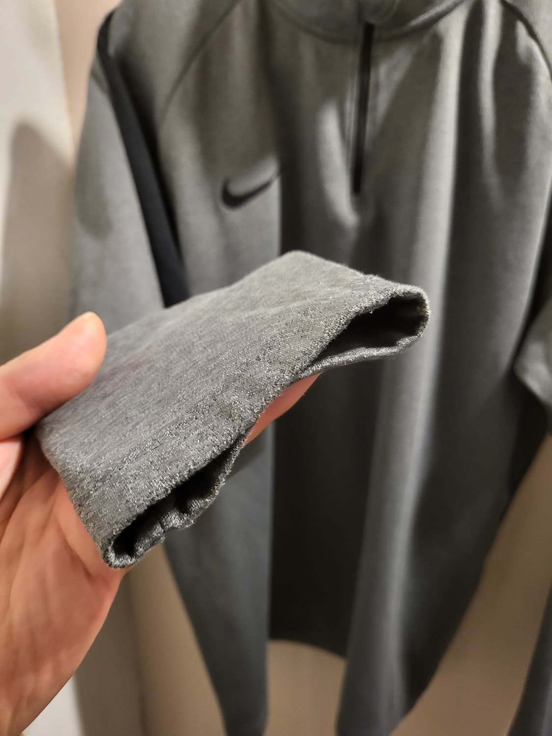 나이키 드라이핏 트레이닝 기모 상의 상품이미지3