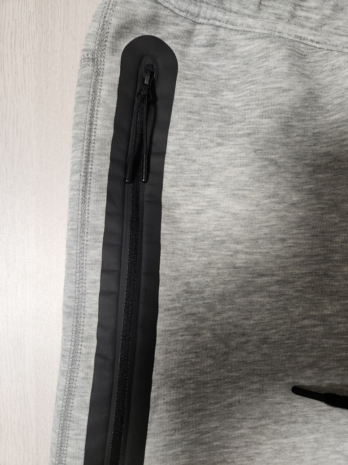 나이키 스포츠웨어 테크 플리스 조거팬츠 사이즈L 

오염 하자없이 깨끗해 상품이미지3