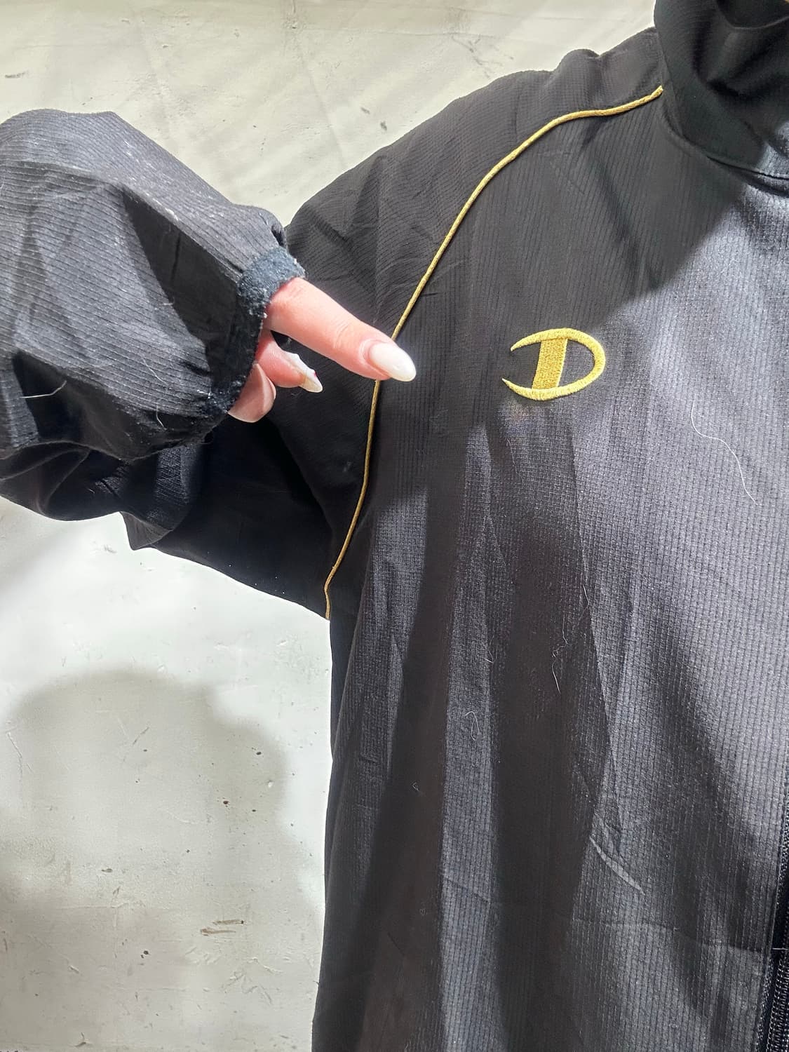 챔피온 블랙 골드 레터링 자수 바람막이 자켓 M 상품이미지4