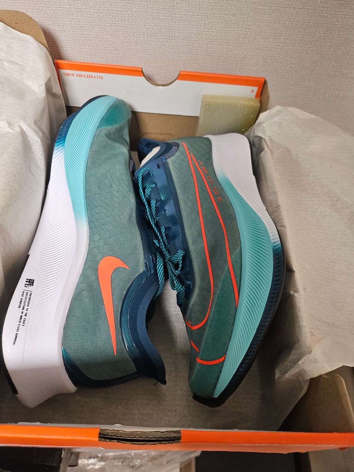 나이키 줌 플라이 3 프리미엄 런닝화 280mm 상품이미지1