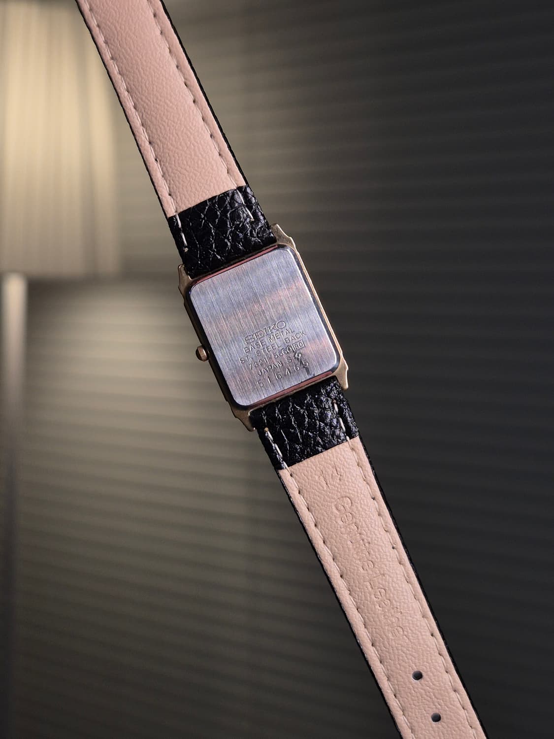 80's Vintage Seiko Gold Tank Quartz 상품이미지5