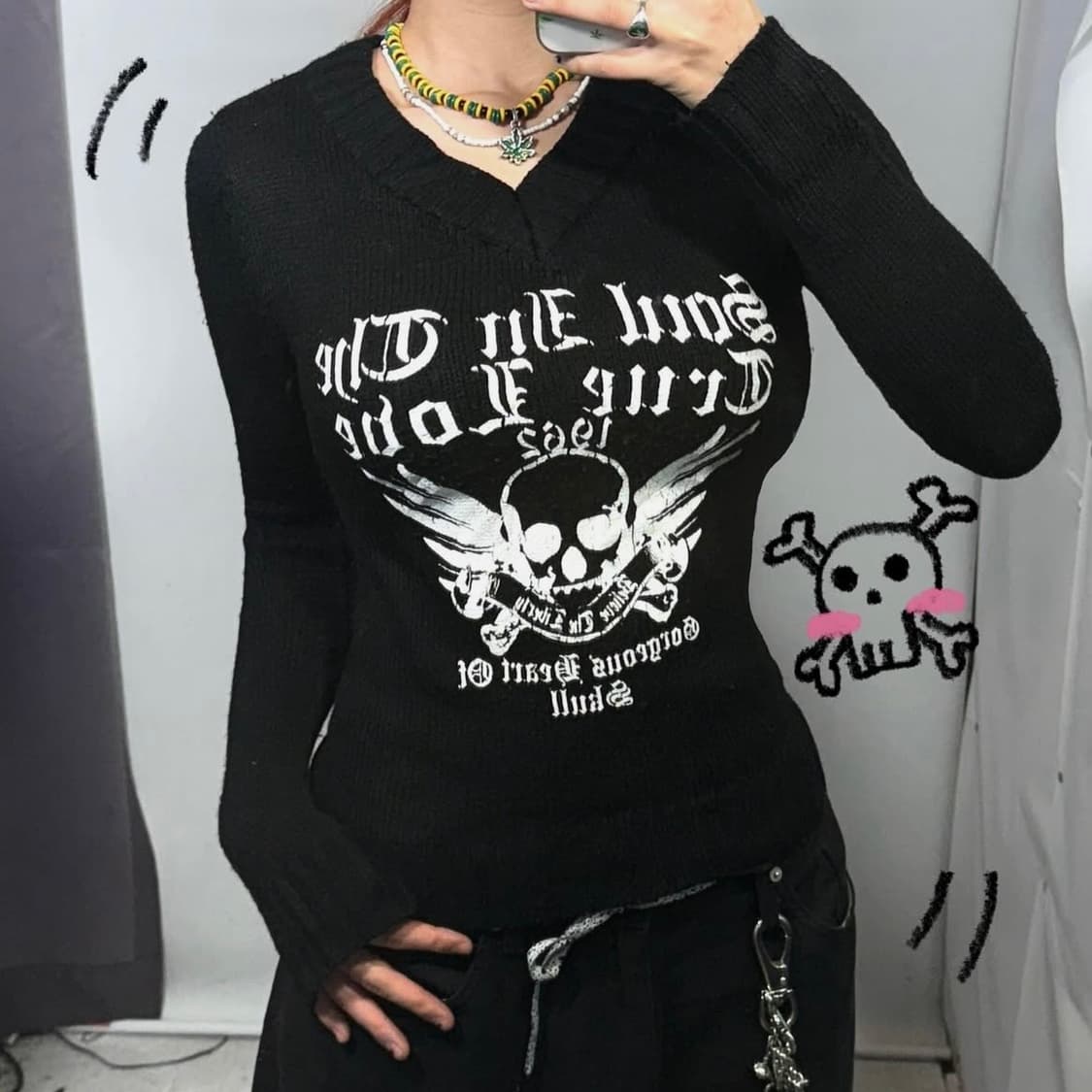 스컬 브이넥 딱붙 니트 상품이미지3