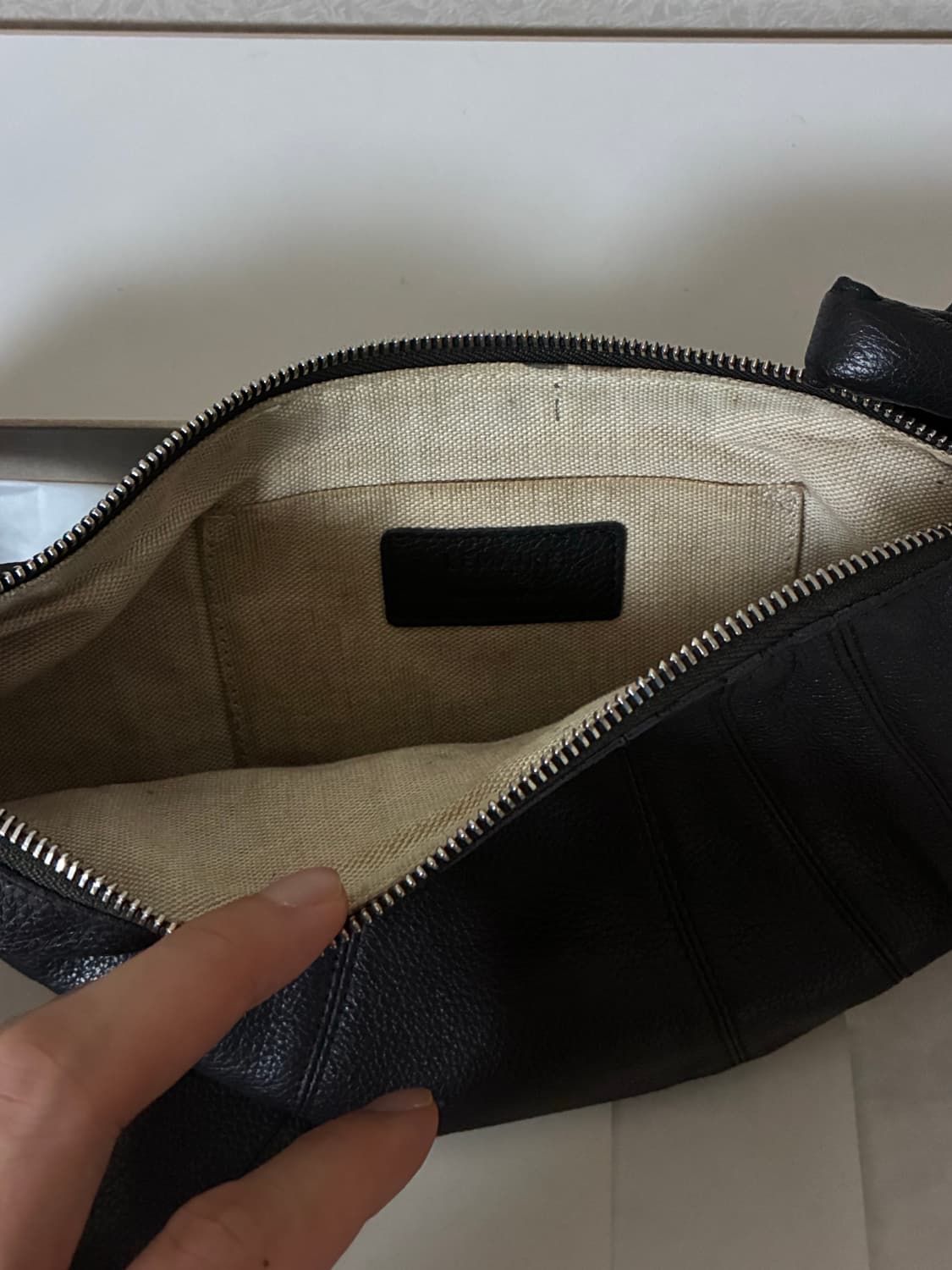 르메르 크루아상백 스몰 소가죽 다크초콜릿  상품이미지5