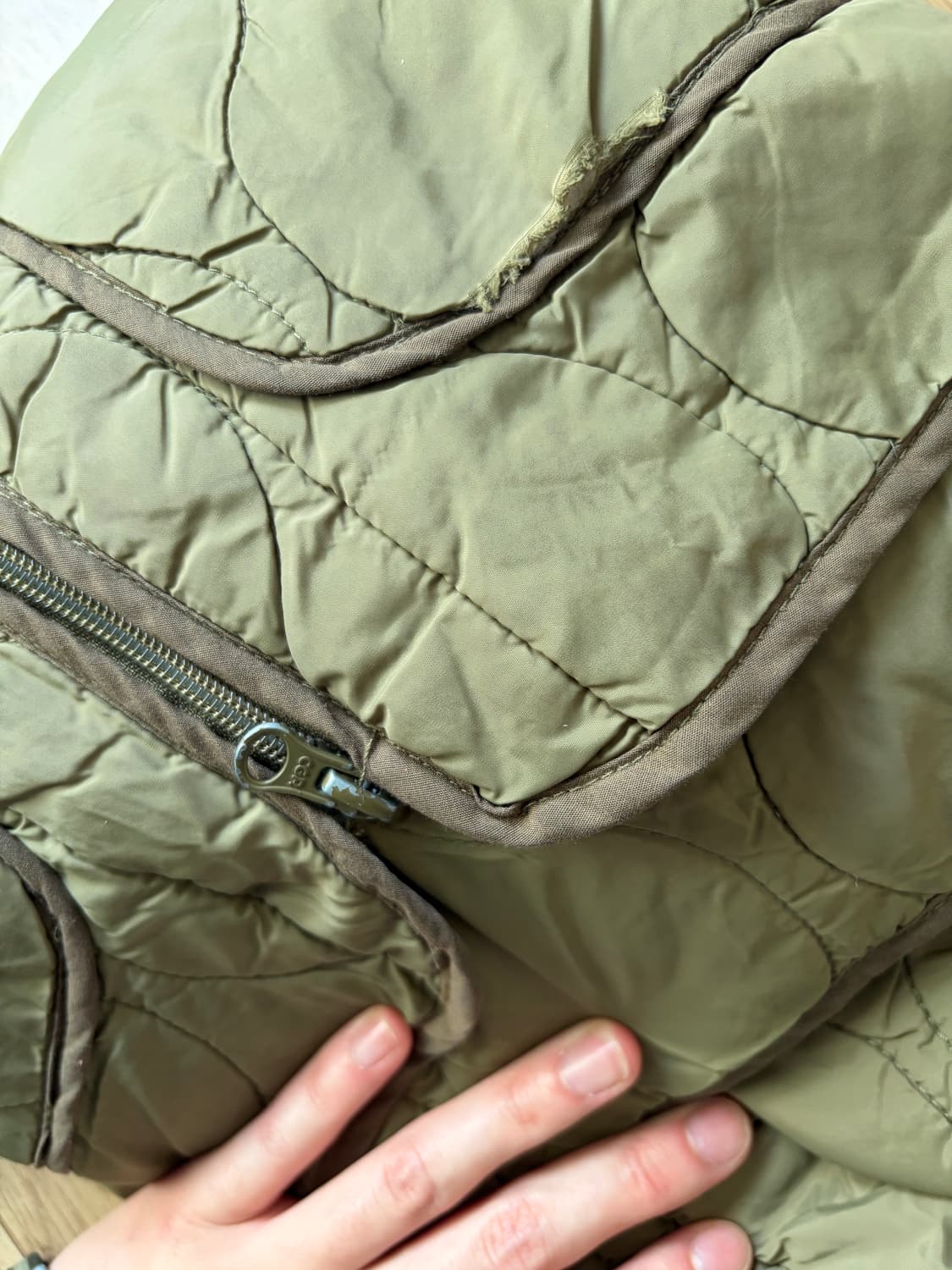 코드그라피 카키 깔깔이 내피 상품이미지3