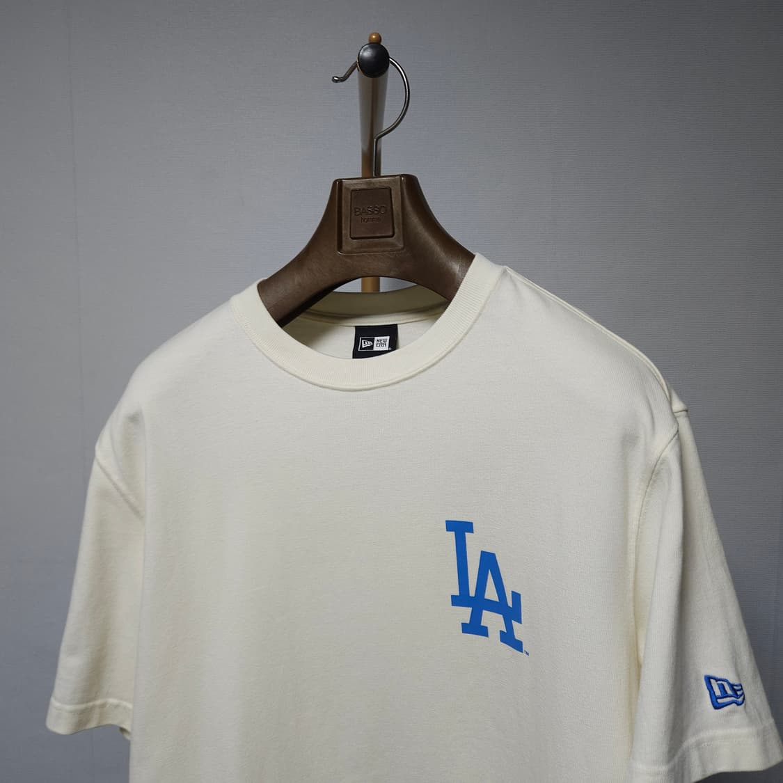 100 ) 뉴에라 LA 다저스 오버핏 반팔티 아이보리 상품이미지2