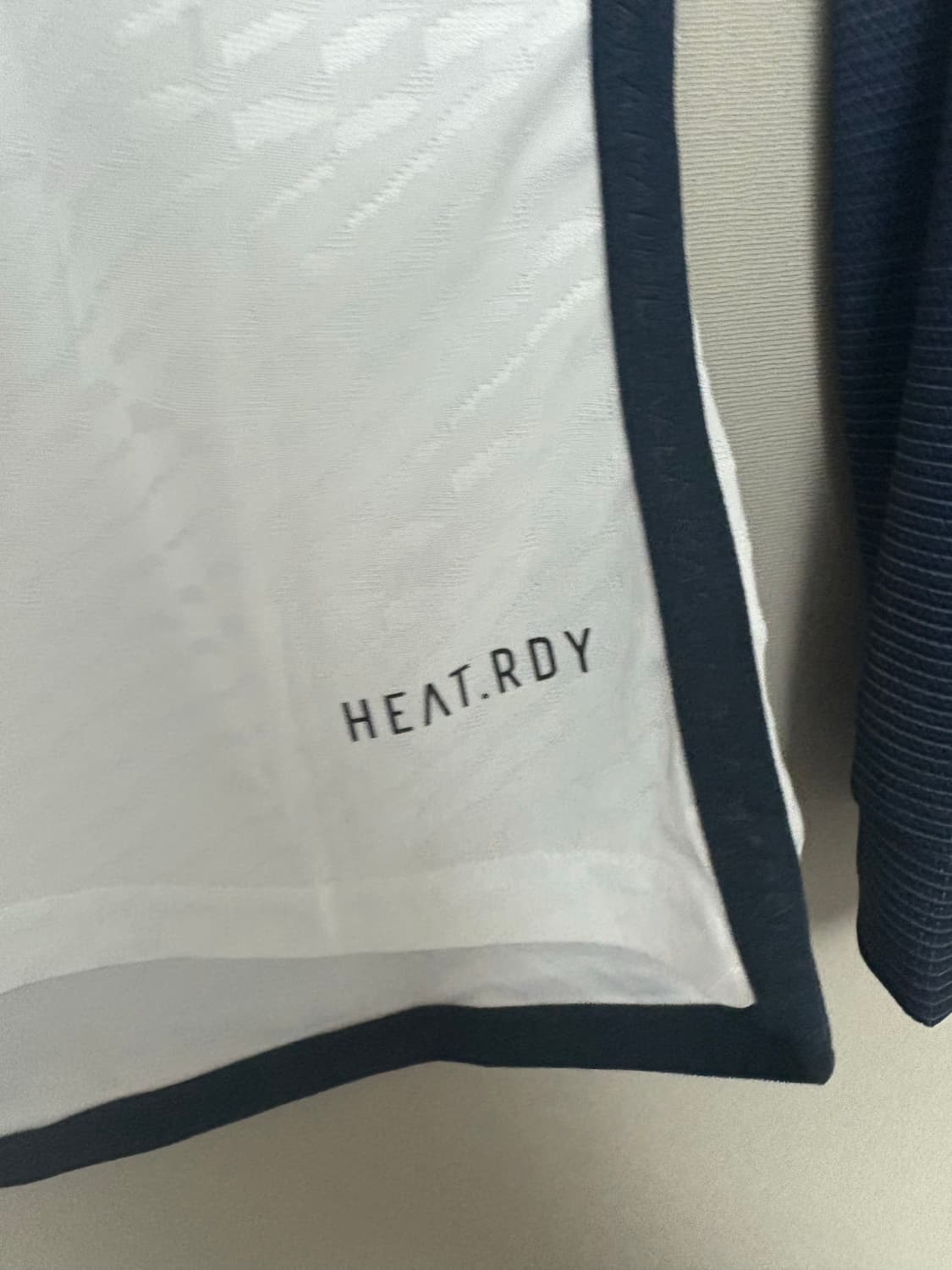 레알마드리드 23/24어센틱 상품이미지3