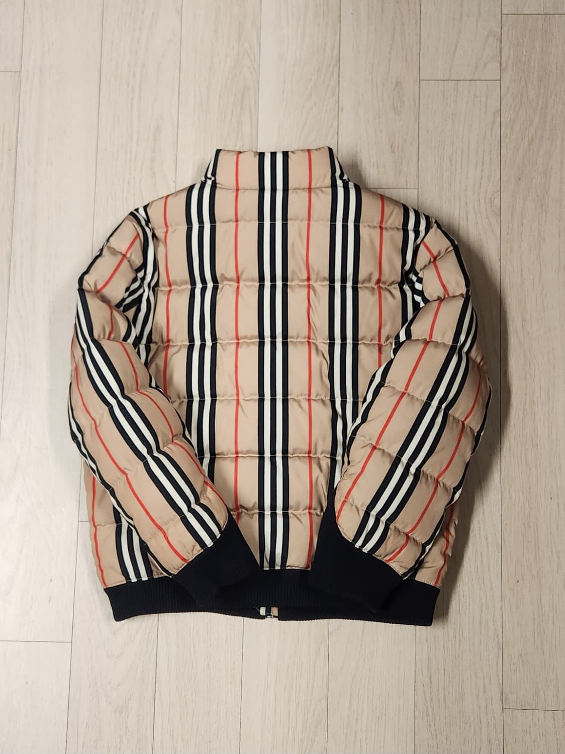 버버리 키즈 스트라이프 패턴 패딩 점퍼 8Y (7-8세추천) 상품이미지2