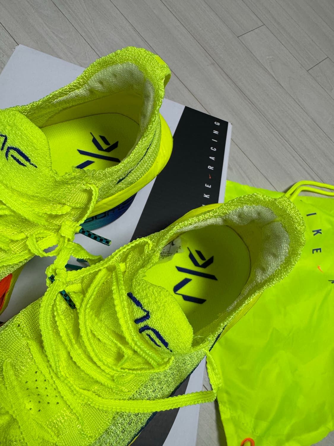 (265)나이키 에어 줌 알파플라이 넥스트% 3 볼트 상품이미지3