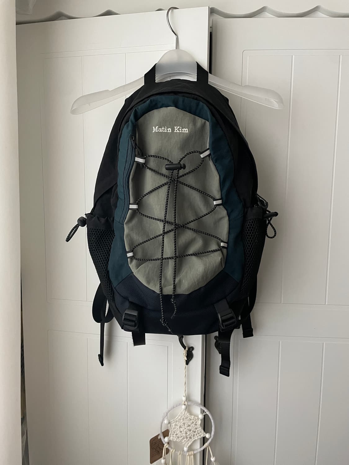 마뗑킴 스트링 유틸리티 백팩 카키 상품이미지1