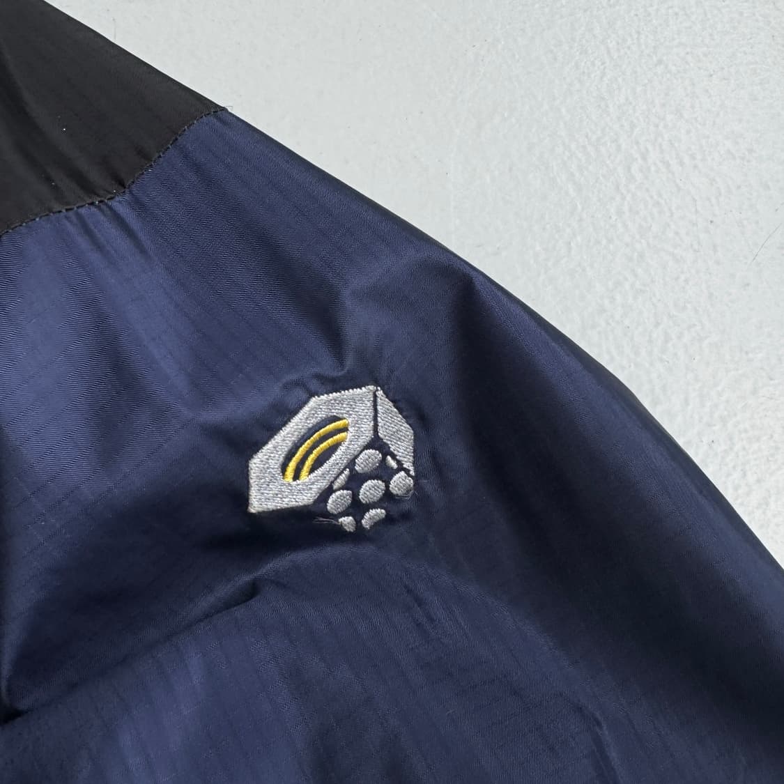 마운틴 하드웨어 고프코어 나일론 바람막이 자켓 상품이미지4